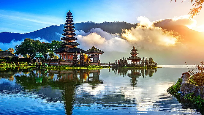 Indonesien_Bali_Pura Ulun Danu Bratan Tempel Foto iStock Awatchaiprakobkit Indonesien_Bali_Pura Ulun Danu Bratan Tempel