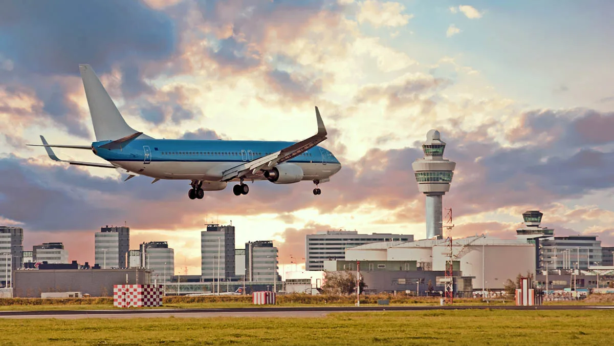 Niederlande Flughafen Amsterdam-Schiphol iStock Nisangha-653532906 Amsterdam-Schiphol