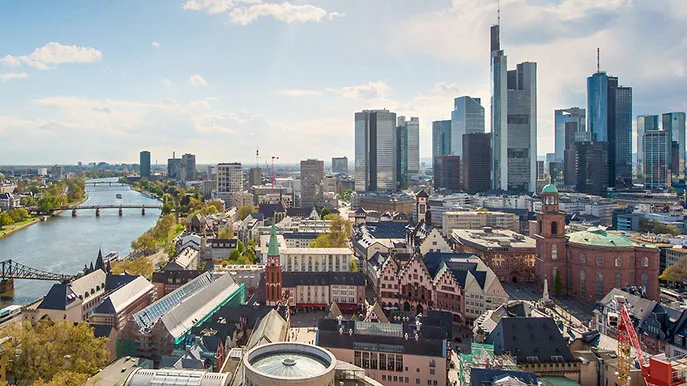 deutschland frankfurt skyline Foto istock ake1150sb Frankfurt Skyline