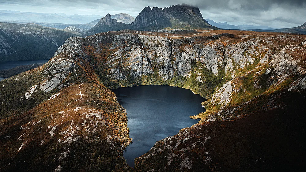 Australien Tasmanien Kratersee Cradle Mountain Foto Tourism Tasmania Jason Charles Hill Australien Tasmanien Kratersee Cradle Mountain