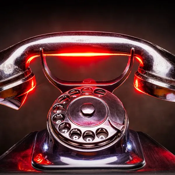 Telefon Hotline SOS Foto iStock frankpeters