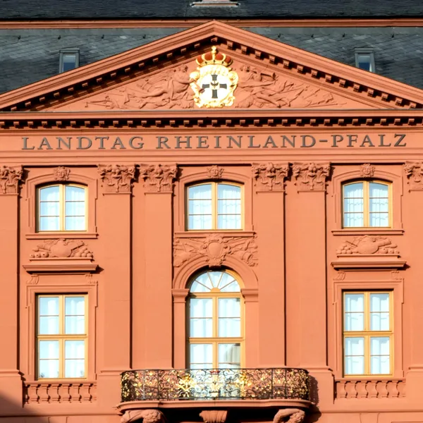 Rheinland-Pfalz Landtag Mainz iStock travelview.jpg