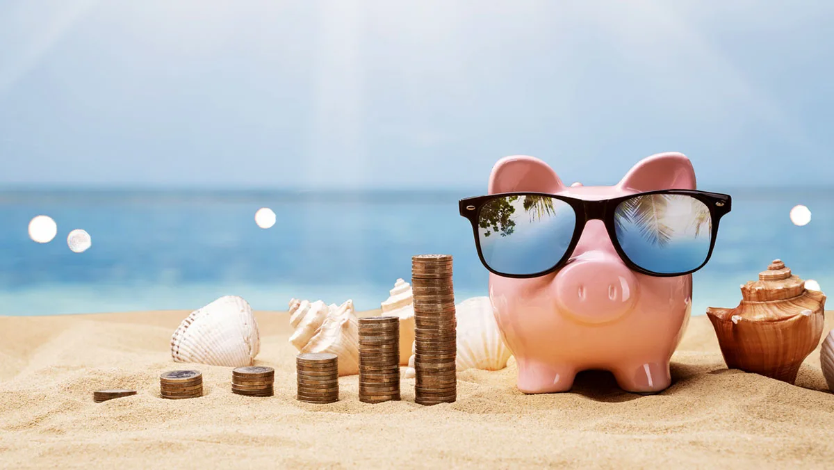 d038db44956f-Sparschwein-Urlaub-iStock-ndreyPopov-1206507475 Sparschwein