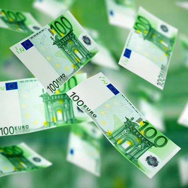 Geld Hunderter Euro Scheine iStock peterschreiber media Geld Hunderter Euro Scheine iStock peterschreiber media.jpg