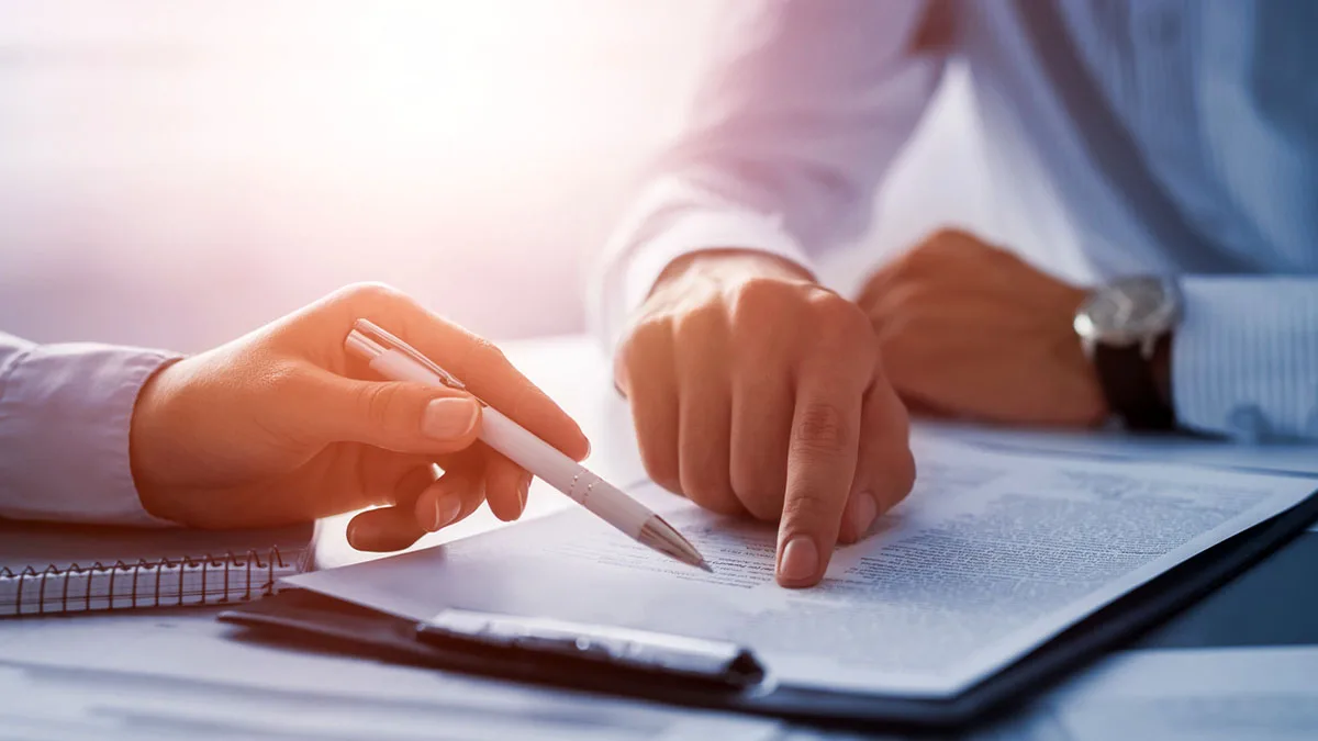 04c037a1af32-Vertragsverhandlung-iStock-cyther5-840610244 Vertragsverhandlung