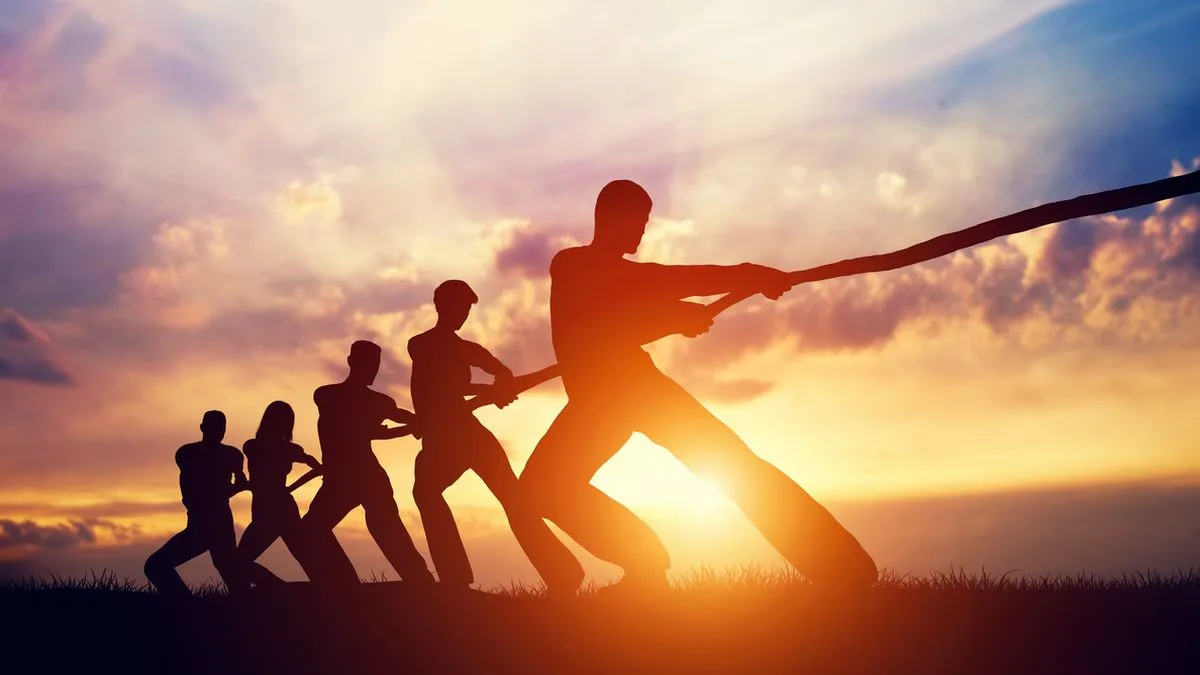 Tauziehen Strang Foto iStock NiseriN Tauziehen Strang Foto iStock NiseriN