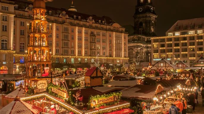 Dresden Weihnachtsmarkt Foto iStock johnnydevil Dresden Weihnachtsmarkt Foto iStock johnnydevil