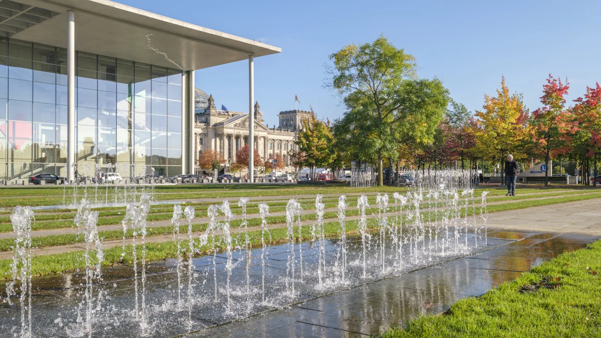 Deutschlan d Berlin Paul Löbe Haus Jörg F. Müller 5005707 Die Anhörung durch den Tourismusausschuss findet im Paul Löbe Haus statt