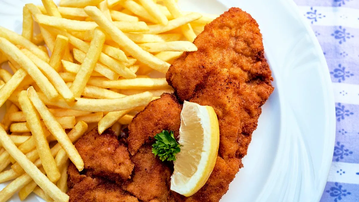 Wiener Schnitzel Pommes Frites iStock Foto Barish Baur Wiener Schnitzel Pommes Frites iStock Foto Barish Baur