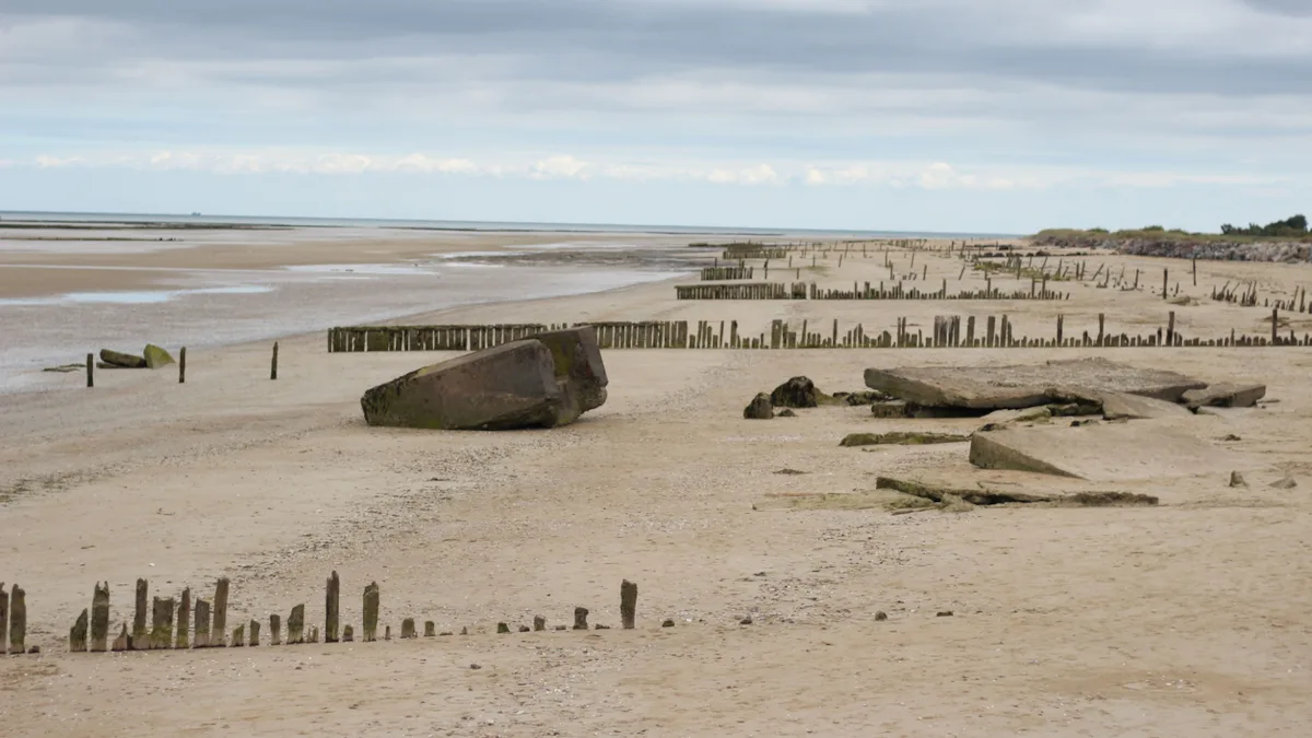 1eca7e3dac6e-Frankreich-Normandie-Gold-Beach-Invasion-2.-Weltkrieg-iStock-Wirestock-1433558333 Frankreich Normandie Gold Beach