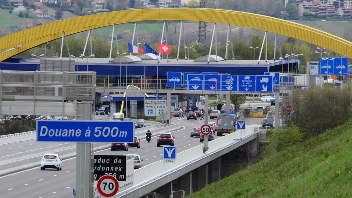 3ef083da637d-Frankreich-Grenze-Grenzkontrolle-Foto-iStock-Remy-Genoud Frankreich Grenze Grenzkontrolle Foto iStock Remy Genoud