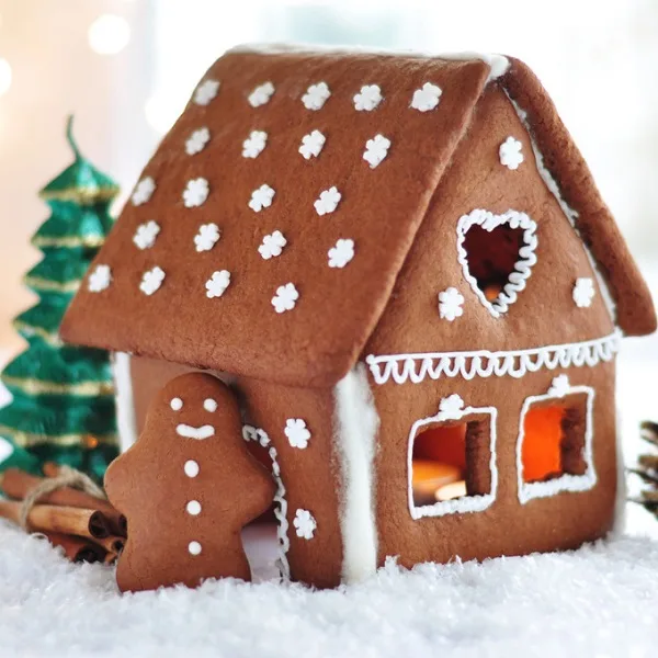 Lebkuchenhaus Gingerbread house Foto iStock VikaRayu 600px Lebkuchenhaus Gingerbread house Foto iStock VikaRayu