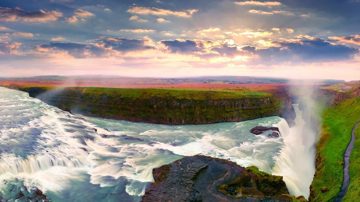a4ddc0a280dd-iStock-866604712-modified-e70302a3-d325-448a-8c5e-cb40f832a993 Gullfoss Wasserfall Island