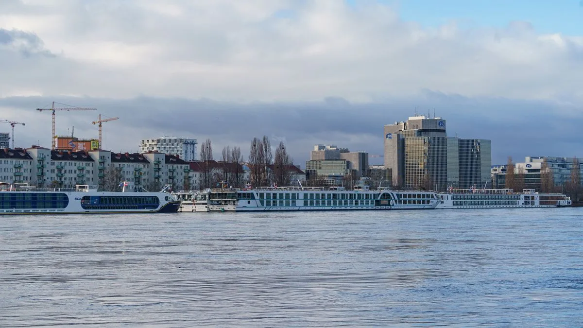 570476a18b35-Oesterreich-Wien-Donau-Flusskreuzfahrt-Foto-iStock-Daniel-Sztork Österreich Wien Donau Flusskreuzfahrt Foto iStock Daniel Sztork