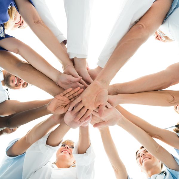 Pflege Team Pflegeteam Foto iStock AndreyPopov
