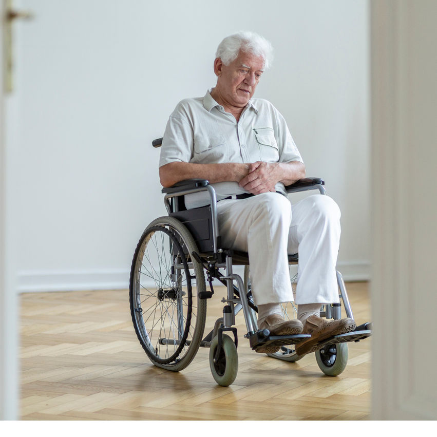 Senior_Rollstuhl_traurig