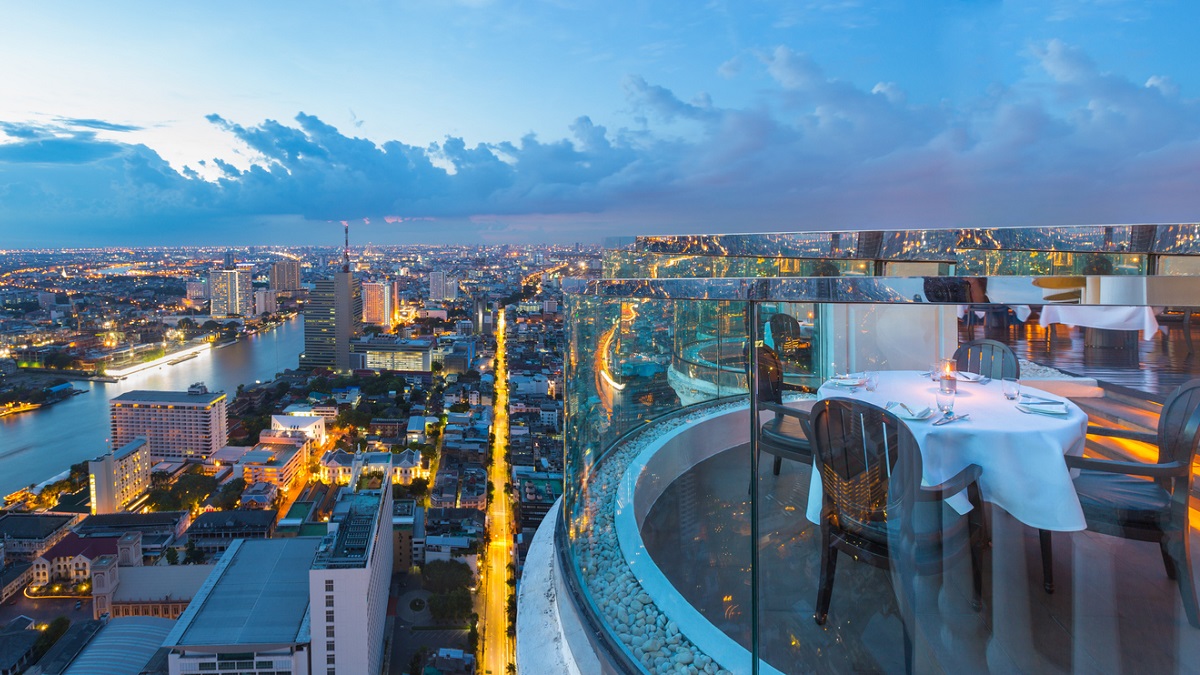 Rooftop-Bar Foto iStock Kinwun