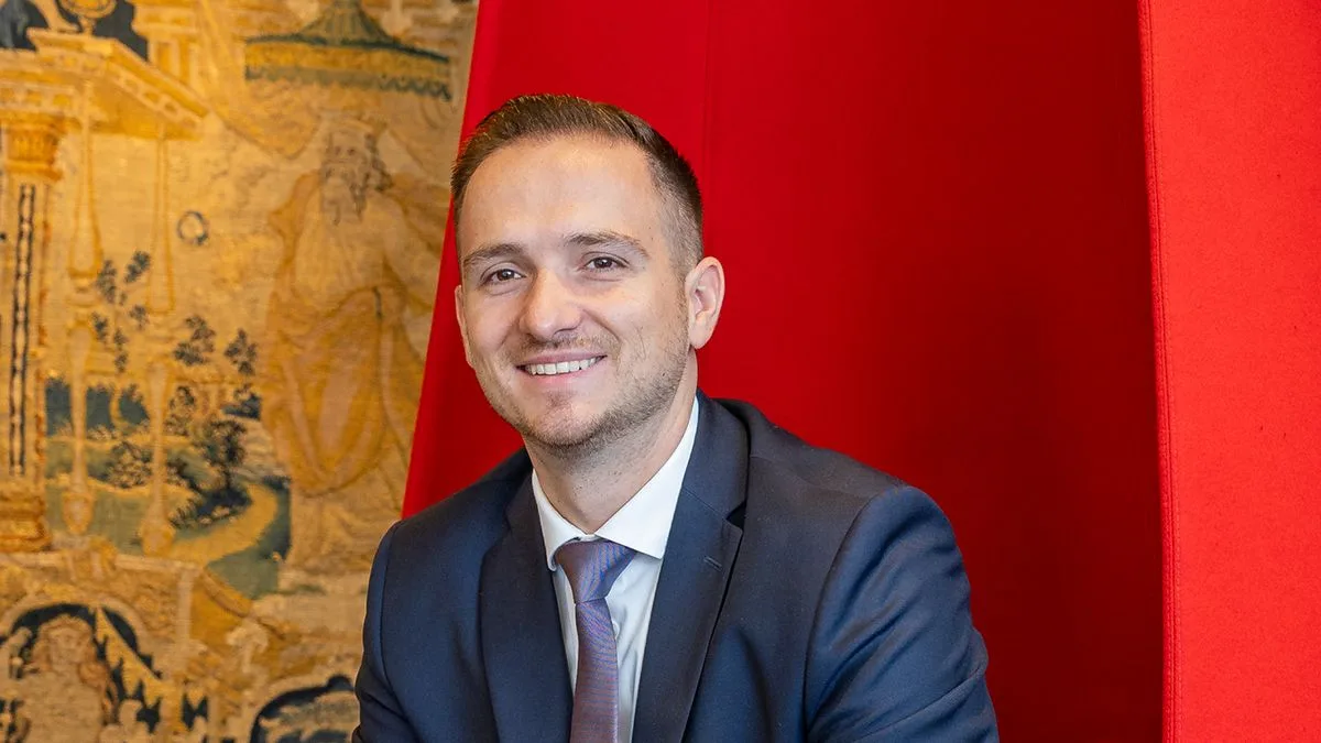 3cbb04752027-Living-Hotel-Duesseldorf-Bojan-Nikolic-GM-Foto-Sascha-Perrone Living Hotel Düsseldorf Bojan Nikolic GM Foto Sascha Perrone