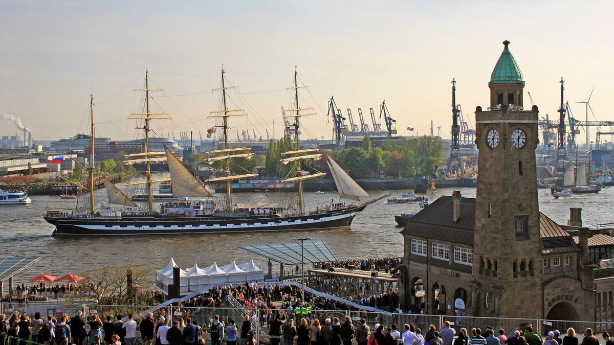 Deutschland Hamburg Hafengeburtstag Foto iStock Yuri4u80