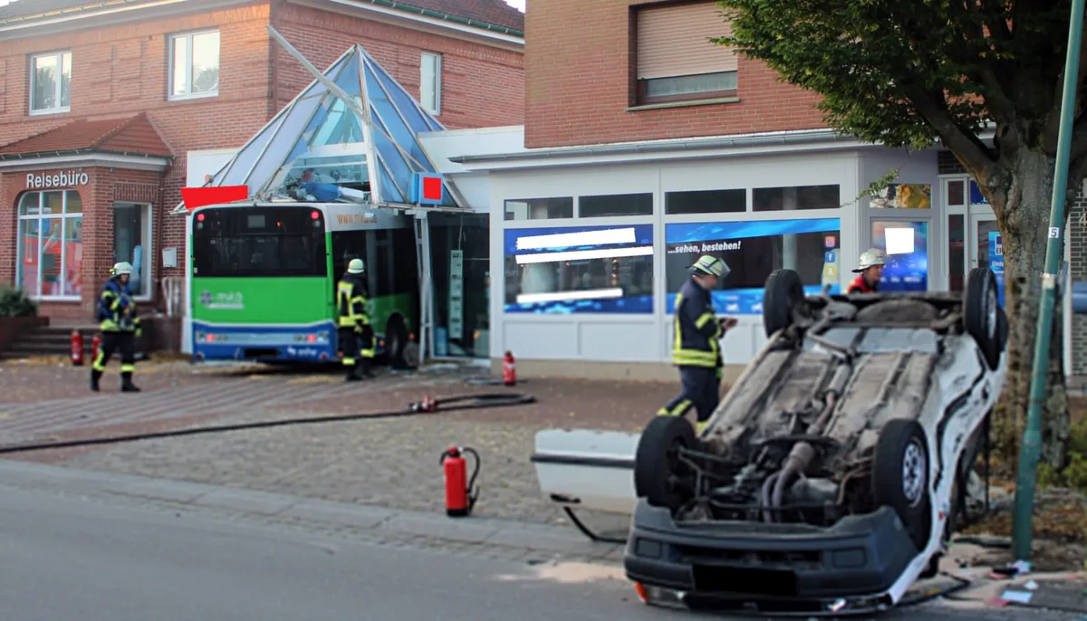 18e4200dfb88-2025_09_23_Petershagen Unfall Reisebüro Petershagen