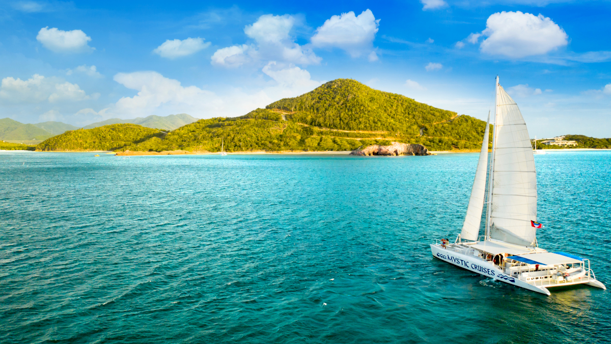 Antigua Segelboot Antigua & Barbuda Tourism Authority.jpg