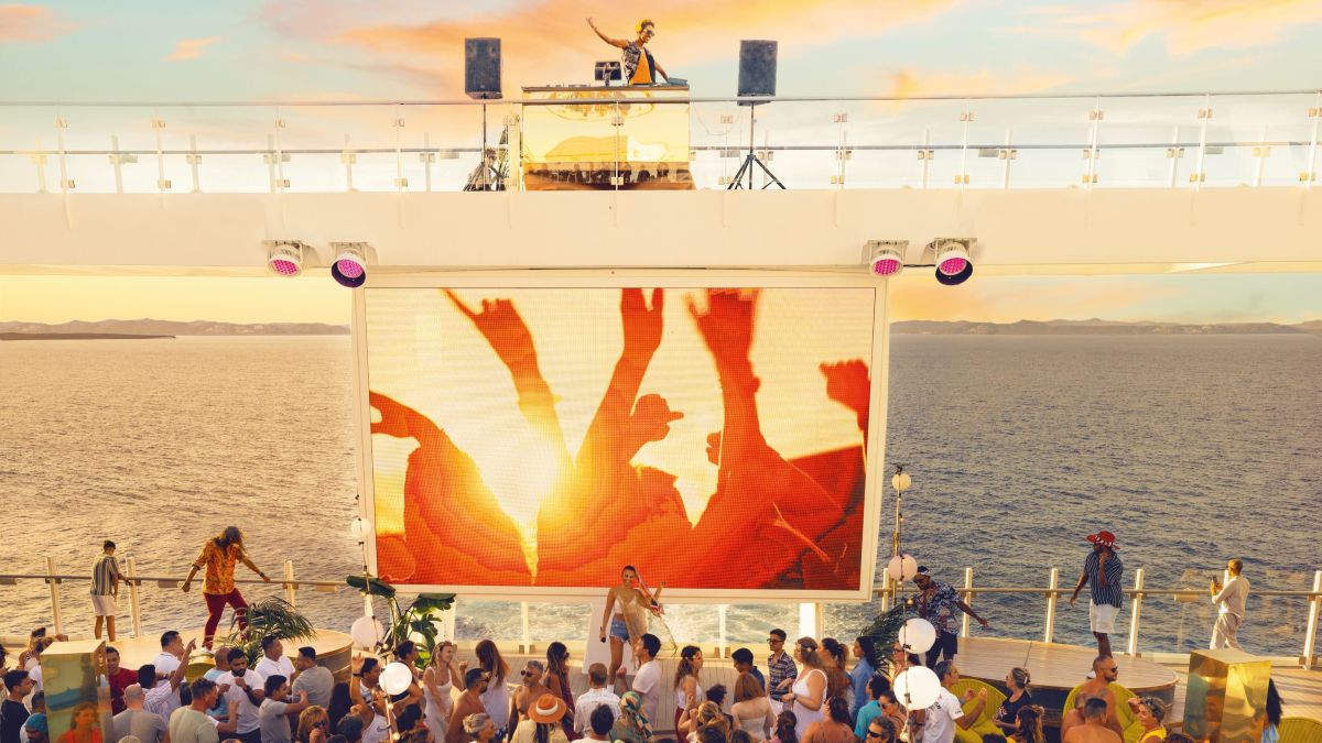 Die Sea Destinations von Costa sind Reiseziele, die mitten auf dem Meer liegen und besondere Erlebnisse für die Gäste bereithalten. Sie werden Costa gezielt angesteuert.