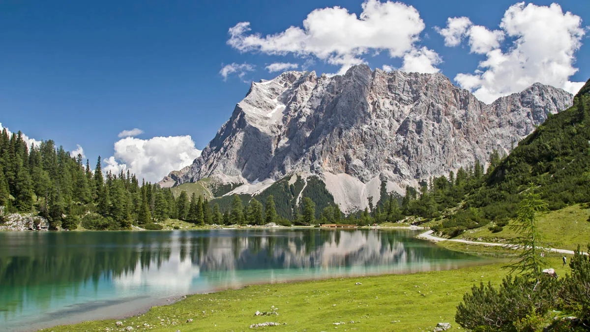 Deutschland Zugspitze iStock Tinieder-515824246 Zugspitze