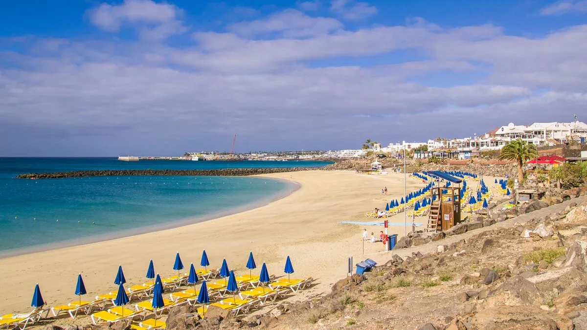 ca743f8cdd3b-Spanien-Lanzarote-Playa-Dorada-Foto-iStock-Michael-Shannon Spanien Lanzarote Playa Dorada Foto iStock Michael Shannon