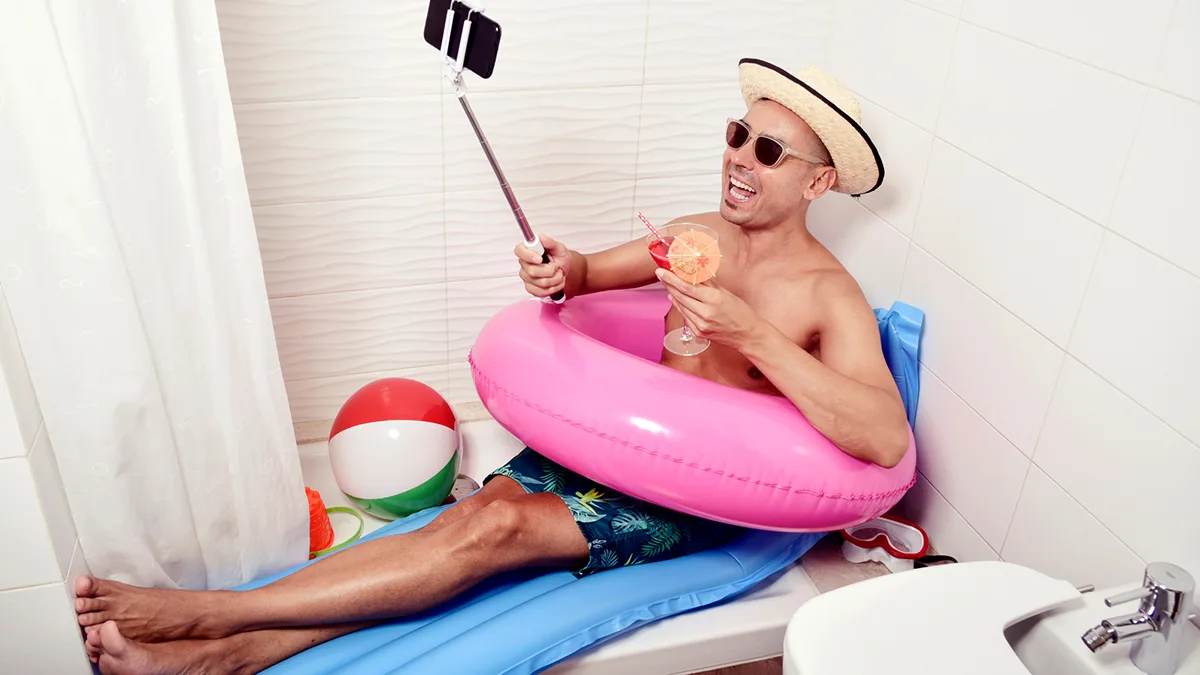 Selfie Badewanne Uralub Foto iStock nito100 Selfie Badewanne Uralub Foto iStock nito100.jpg