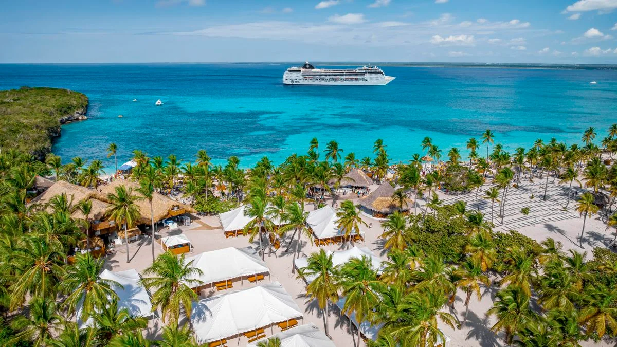 2121db15585c-MSC-Catalina-Island-Domrep-Foto-MSC MSC Catalina Island Domrep Foto MSC
